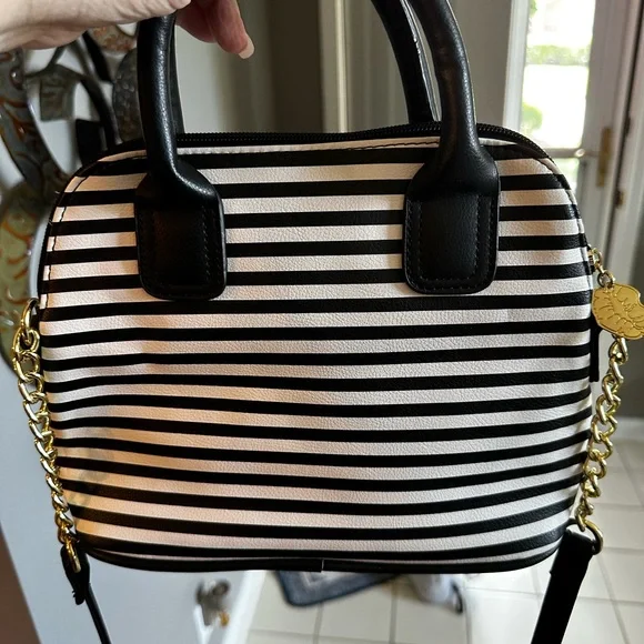 Betsey Johnson Striped Black and White Animal Face Handbag EUC - Picture 3 of 7